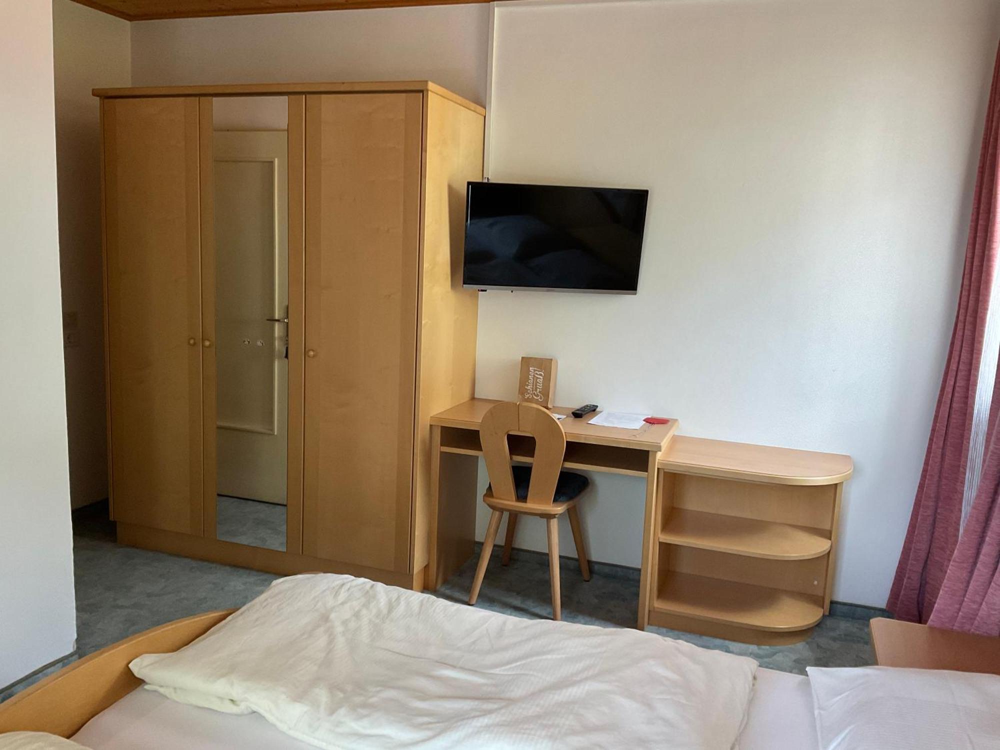 帕尔奇内斯Garni Rika住宿加早餐旅馆 外观 照片